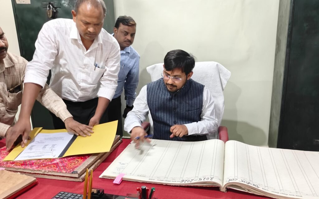 DM Chandauli