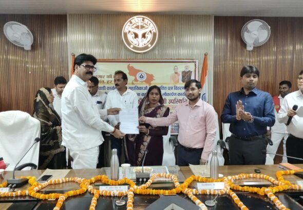 आंगनबाड़ी नियुक्ति पत्र वितरण चंदौली