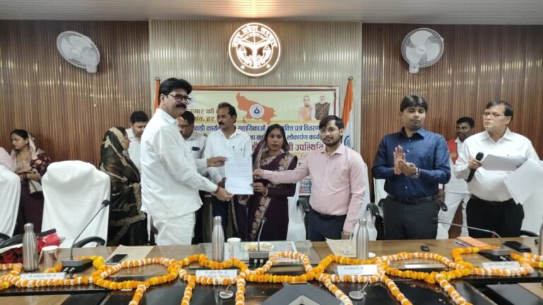 आंगनबाड़ी नियुक्ति पत्र वितरण चंदौली