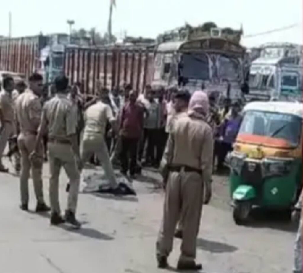 Chandauli Road Accident