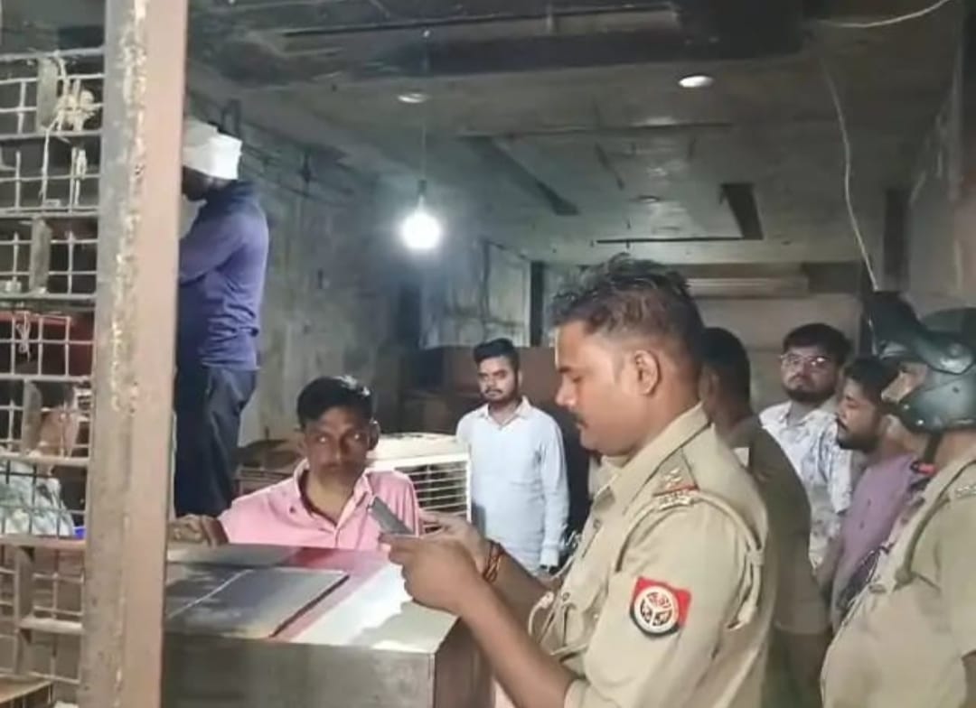 Chandauli Liquor Shop Theft